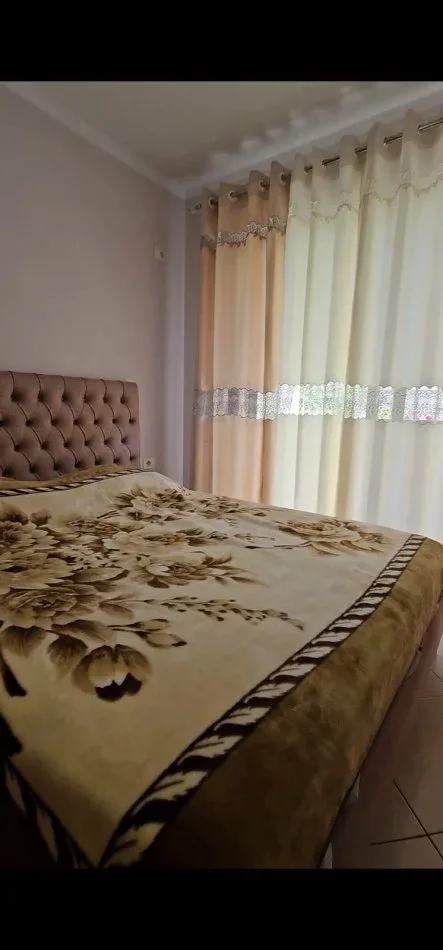 Tirane, jepet me qera apartament 1+1 , 65 m² 360 € 