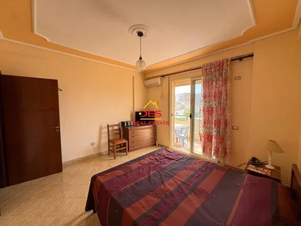 Vlore, shitet apartament 1+1+Ballkon Kati 4, 51 m² 70.000 € (Rruga Zaho Koka)