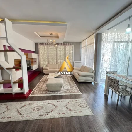 Tirane, jepet me qera apartament 2+1+Ballkon Kati 2, 100 m² 700 € (kodra e diellit)