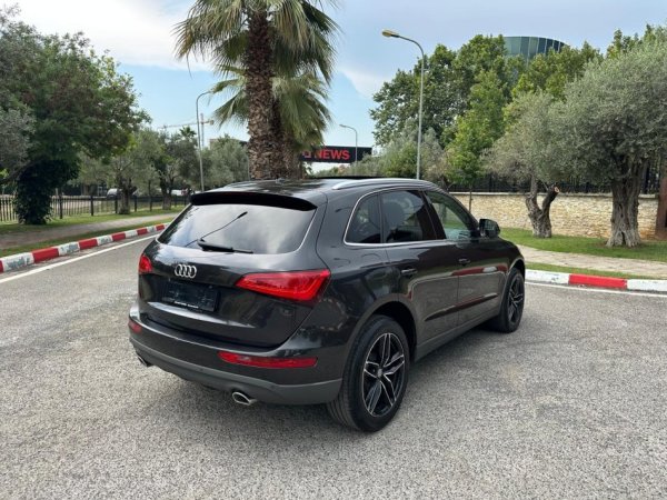 Tirane, shes SUV | Xhip AUDI Q5 FULL OPTION PANORAMA 3.0 Nafte, gri e erret automatik Klima