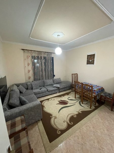 Tirane, jepet me qera Vile 1+1+Ballkon Kati 1, 65 m² 300 € (Bulevardi i Ri, Rruga Gjon Mili (nenstacioni elektrik))