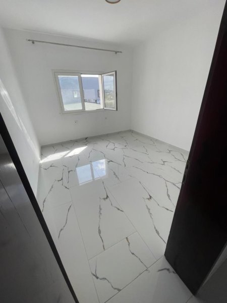 Durres, jepet me qera Vile 3+1+Aneks+Ballkon Kati 2, 160 m² 500 € (ShenaVlash, Durres, Lagja 14)
