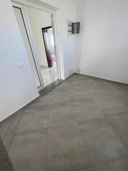 Durres, jepet me qera Vile 3+1+Aneks+Ballkon Kati 2, 160 m² 500 € (ShenaVlash, Durres, Lagja 14)