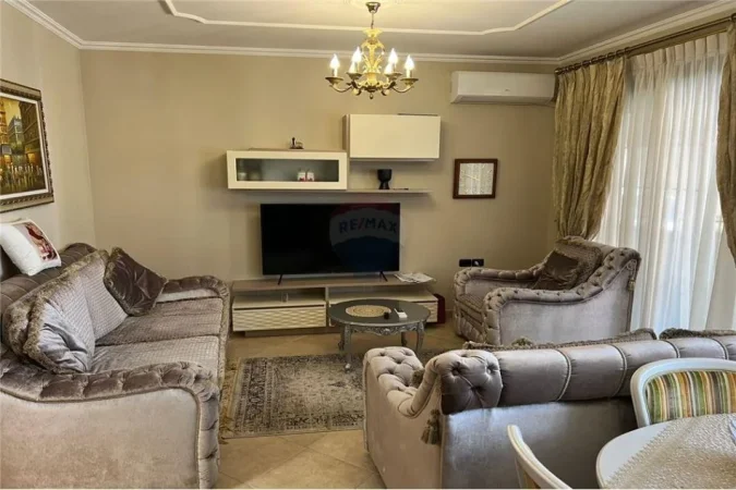 Shqiperi, jepet me qera apartament 3+1 , 145 m² 1.000 € 