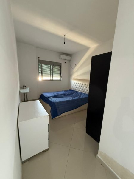 Fier, jepet me qera apartament 2+1+Ballkon Kati 9, 106 m² 200 € (Kryqezimi semanit)