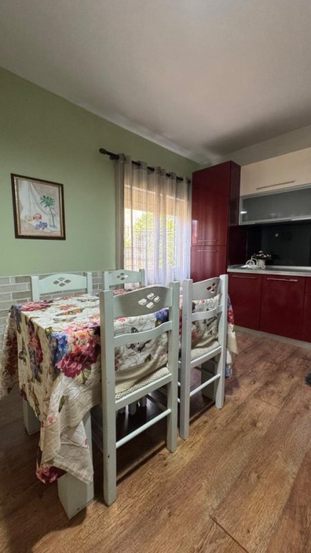 Tirane, jepet me qera apartament 1+1 Kati 1, 45 m² 450 € (Zogu i Zi)