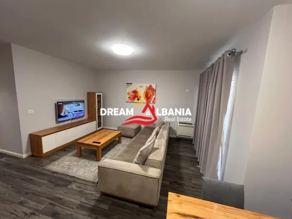 Tirane, jepet me qera apartament 2+1 , 120 m² 700 € 
