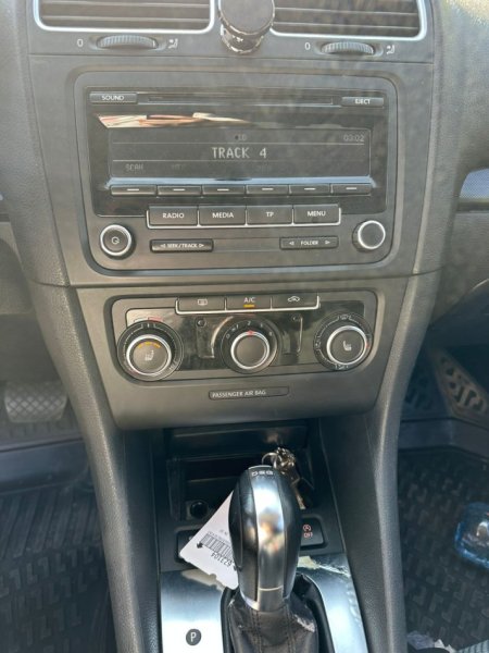 Tirane, shitet makine Golf 6 Nafte viti 2013, gri e erret Kondicioner 200.000 km 7.800 €