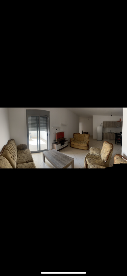 Fier, jepet me qera apartament 2+1+Ballkon Kati 2, 200 € (Kryqezimi semanit, lagja Apollonia)