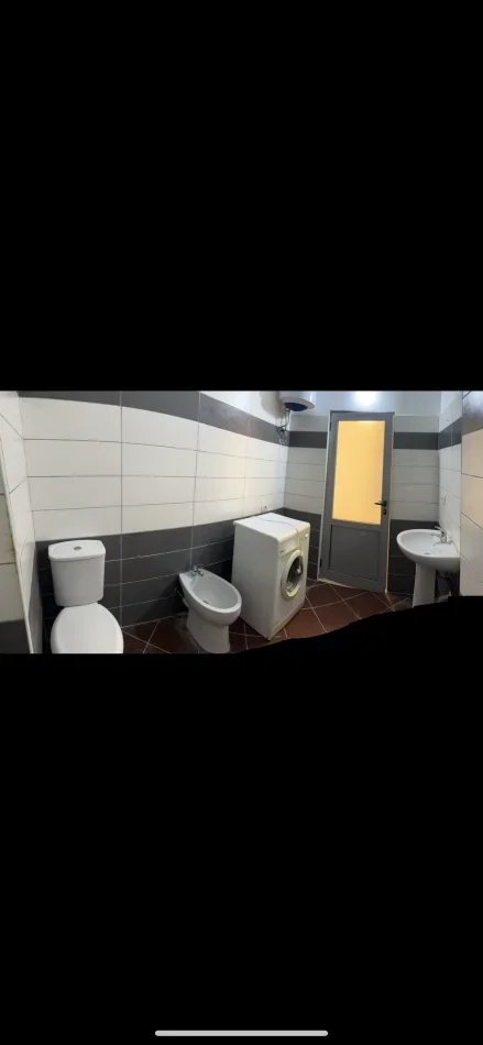 Fier, jepet me qera apartament 2+1+Ballkon Kati 2, 200 € (Kryqezimi semanit, lagja Apollonia)