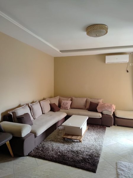 Tirane, jepet me qera apartament 1+1 Kati 5, 65 m² 350 € (prane Ardenos)