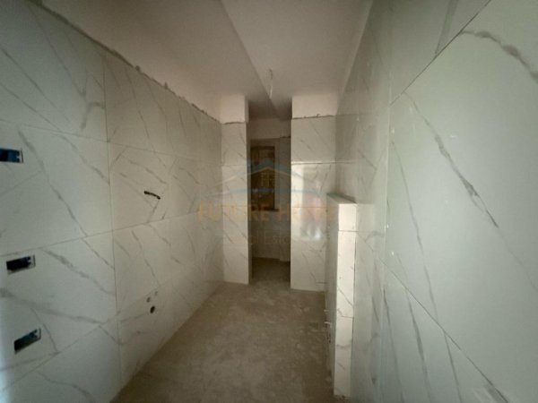 Tirane, shitet apartament 1+1 Kati 9, 81 m² 107.730 € 