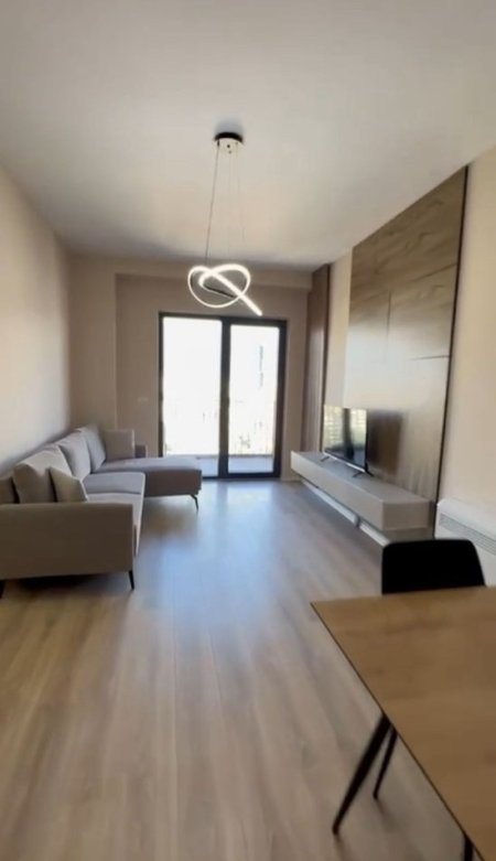 Tirane, jap me qera apartament 1+1+Ballkon Kati 14, 77 m² 800 € (rruga e kavajes)