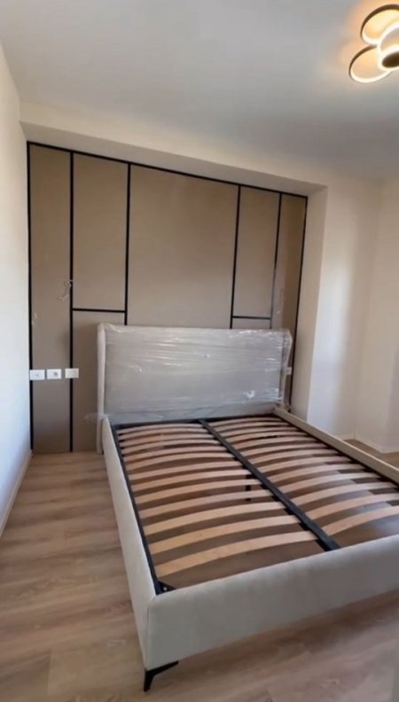 Tirane, jap me qera apartament 1+1+Ballkon Kati 14, 77 m² 800 € (rruga e kavajes)