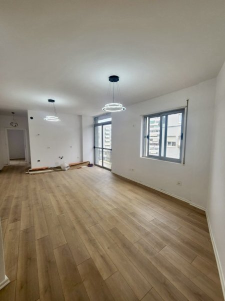 Tirane, shitet apartament 2+1+Aneks+Ballkon Kati 6, 90 m² 225.000 € (Komuna Parisit)