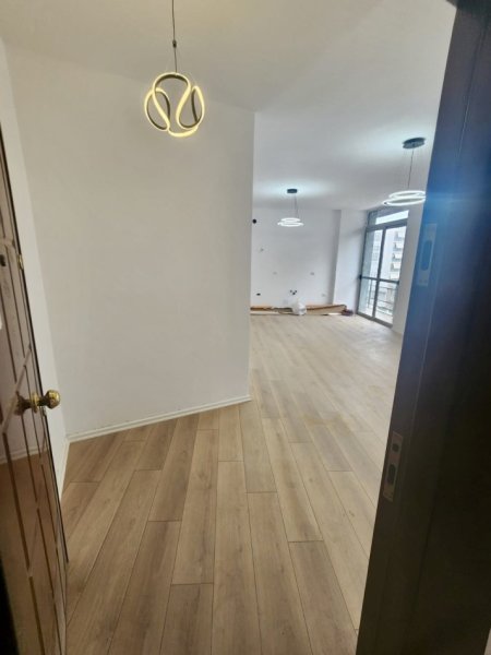 Tirane, shitet apartament 2+1+Aneks+Ballkon Kati 6, 90 m² 225.000 € (Komuna Parisit)