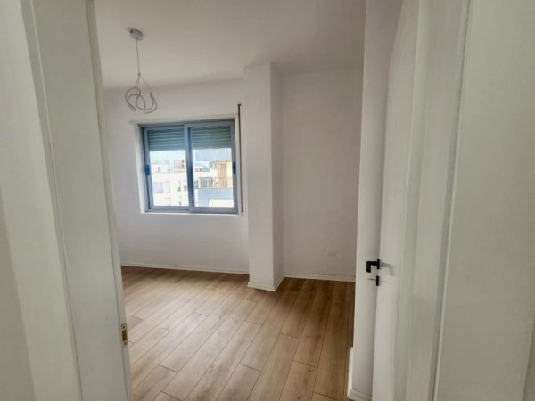 Tirane, shitet apartament 2+1+Aneks+Ballkon Kati 6, 90 m² 225.000 € (Komuna Parisit)