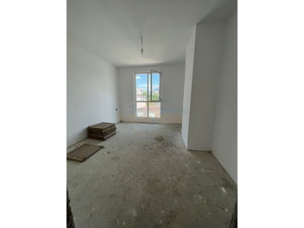 Tirane, shitet apartament 2+1 Kati 1, 116 m² 186.000 € (Rruga Besa)