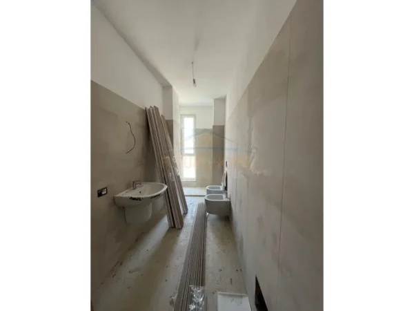 Tirane, shitet apartament 2+1 Kati 1, 116 m² 186.000 € (Rruga Besa)