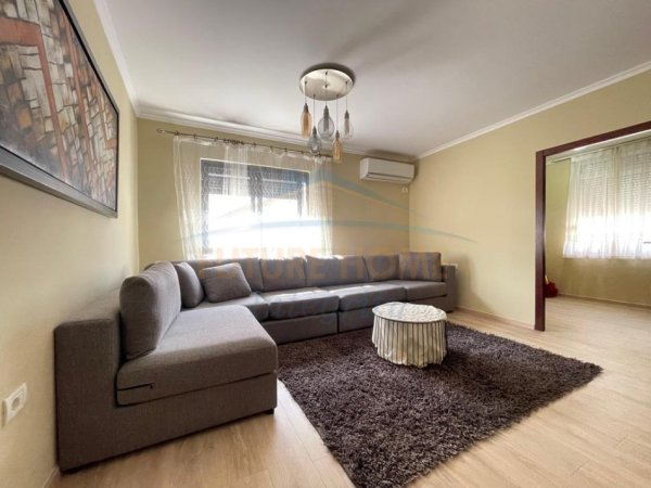 Tirane, jepet me qera apartament 2+1 Kati 4, 66 m² 600 € (Stadiumi Dinamo)