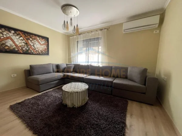 Tirane, jepet me qera apartament 2+1 Kati 4, 66 m² 600 € (Stadiumi Dinamo)