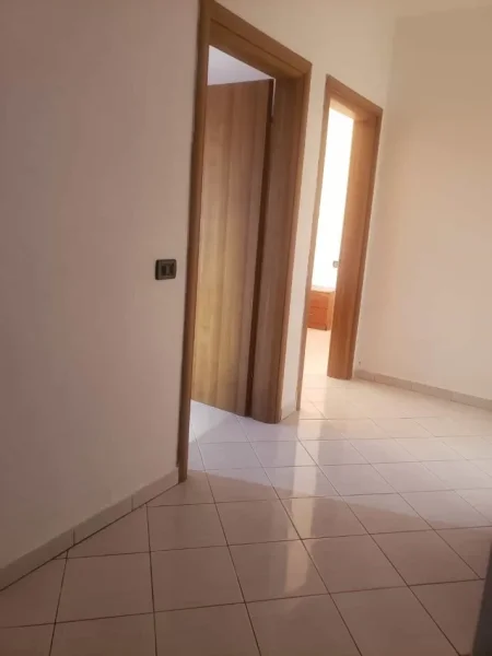 Tirane, jepet me qera apartament 2+1 Kati 2, 100 m² 450 € (teodor keko)