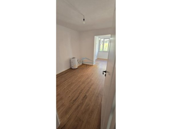 Tirane, shitet apartament 1+1 Kati 2, 52 m² 110.000 € 