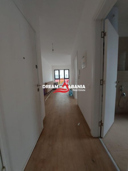 Tirane, jepet me qera apartament 2+1 , 92 m² 800 € 
