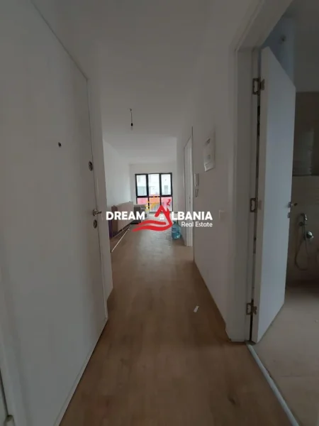 Tirane, jepet me qera apartament 2+1 , 92 m² 800 € 