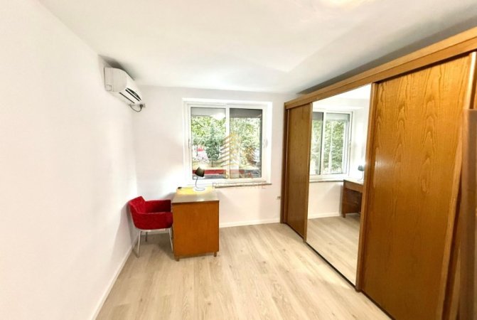 Tirane, jepet me qera apartament 2+1 Kati 2, 70 m² 530 € (Rruga Muhamet Gjollesha)
