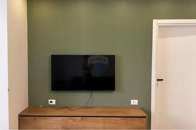 Tirane, jepet me qera apartament 1+1 Kati 2, 108 m² 750 € (21 dhjetori)