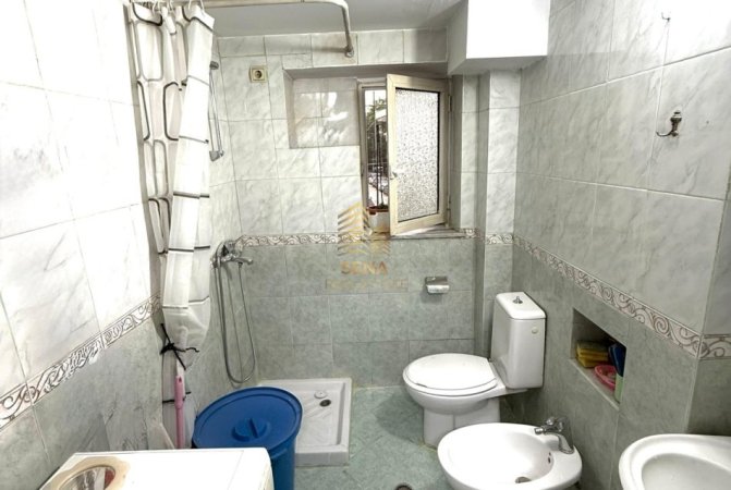 Tirane, jepet me qera ambjent biznesi Kati 2, 65 m² 700 € (Bulevardi Gjergj Fishta, prane Gjykates se Rrethit)