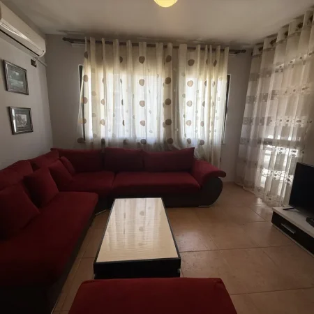 Tirane, shitet apartament 1+1+Ballkon Kati 5, 61 m² 96.000 € (Astir)