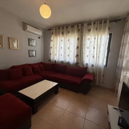 Tirane, shitet apartament 1+1+Ballkon Kati 5, 66 m² 96.000 Lek (Kompleksi Molla)
