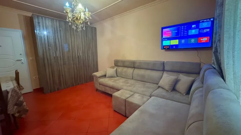 Garsoniere (€250) Kinostudio