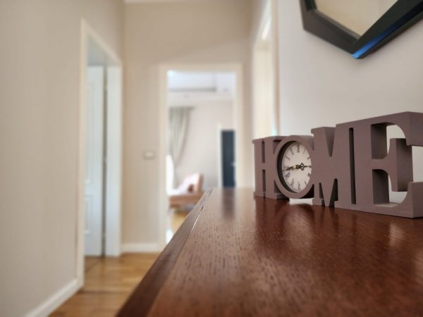 Tirane, shitet apartament 2+1+Ballkon Kati 5, 174 m² 330.000 € (Liqeni i Thate)