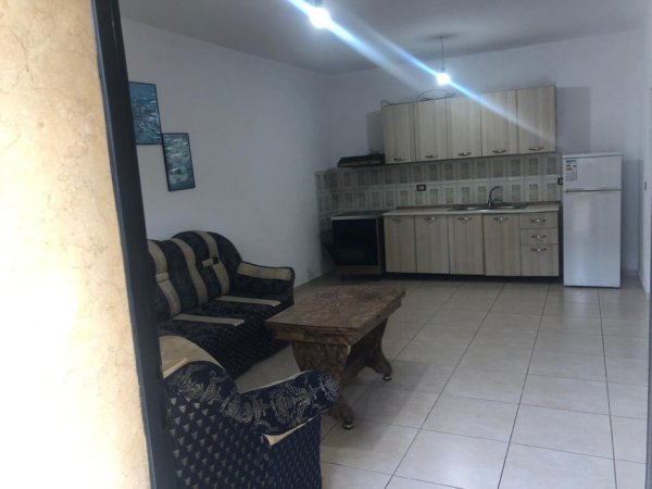 Tirane, jepet me qera apartament 1+1 Kati 1, 50 m² 250 € (Misto Mame)