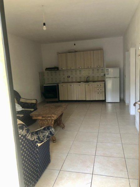 Tirane, jepet me qera apartament 1+1 Kati 1, 50 m² 250 € (Misto Mame)