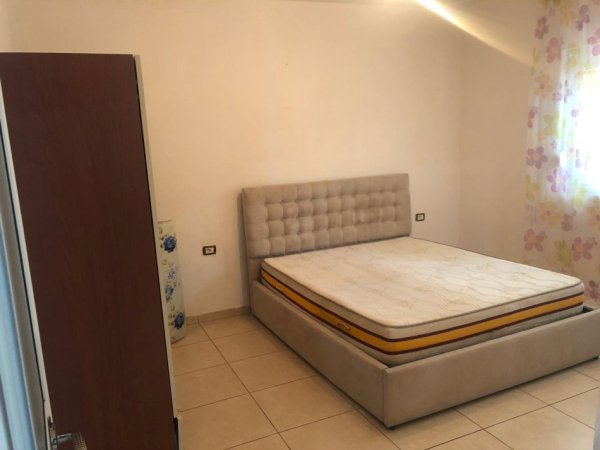 Tirane, jepet me qera apartament 1+1 Kati 1, 50 m² 250 € (Misto Mame)