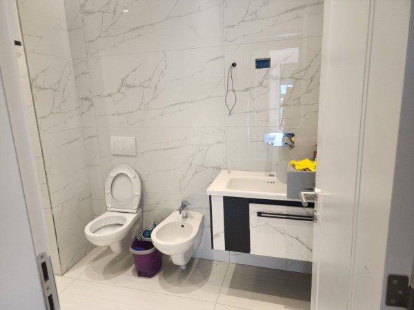 Tirane, jepet me qera apartament 2+1+Ballkon Kati 6, 92 m² 500 € (DON BOSKO)