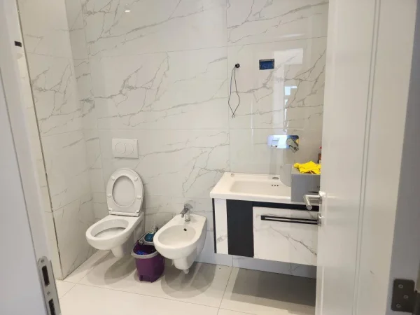 Tirane, jepet me qera apartament 2+1+Ballkon Kati 6, 92 m² 500 € (DON BOSKO)