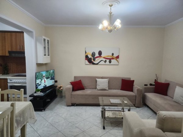 Tirane, jepet me qera apartament 1+1+Aneks Kati 4, 60 m² 400 € (Berryli-Unaza e Vogel)