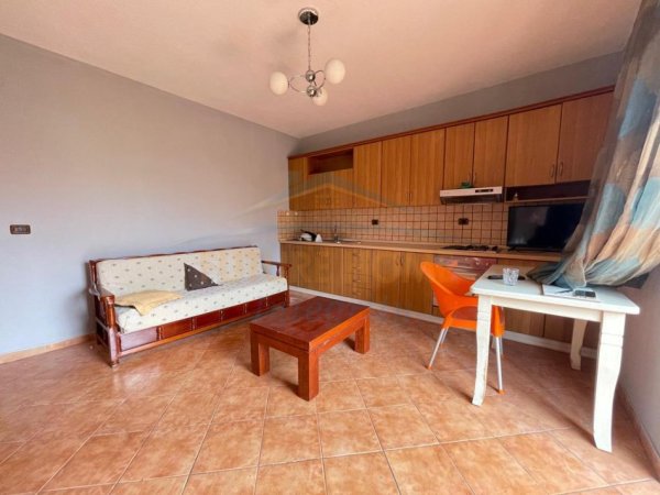 Tirane, jepet me qera apartament 1+1 Kati 3, 70 m² 400 € (Ish Tregu Elektrik)