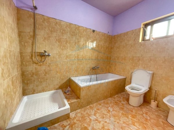 Tirane, jepet me qera apartament 1+1 Kati 3, 70 m² 400 € (Ish Tregu Elektrik)
