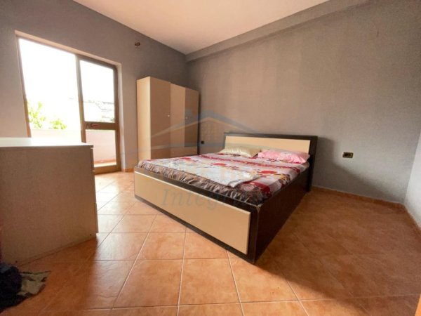 Tirane, jepet me qera apartament 1+1 Kati 3, 70 m² 400 € (Ish Tregu Elektrik)
