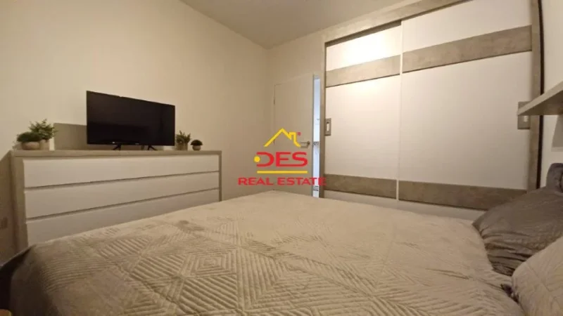 Vlore, shitet apartament+verande | Penthouse 2+1+Ballkon Kati 4, 140 m² 395.000 € (Rruga Dhimitër Konomi)