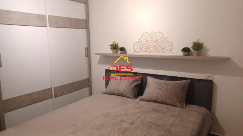 Vlore, shitet apartament+verande | Penthouse 2+1+Ballkon Kati 4, 140 m² 395.000 € (Rruga Dhimitër Konomi)