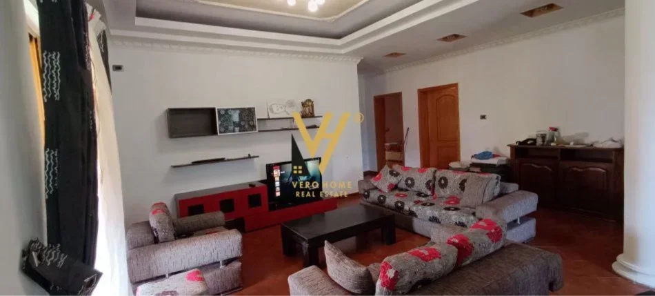 Tirane, jepet me qera apartament 3+1+Ballkon Kati 2, 170 m² 600 € (SHKOZE)