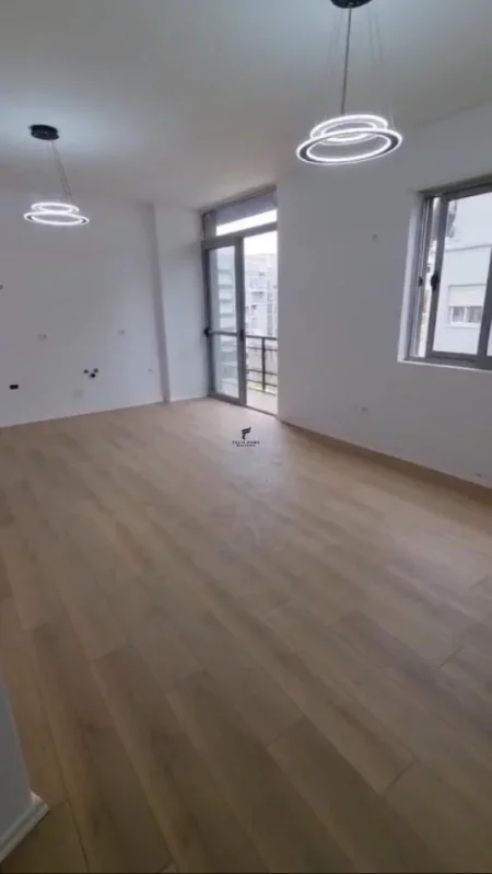 Tirane, shitet apartament 2+1 Kati 7, 90 m² 235.000 € (KOMUNA E PARISIT)