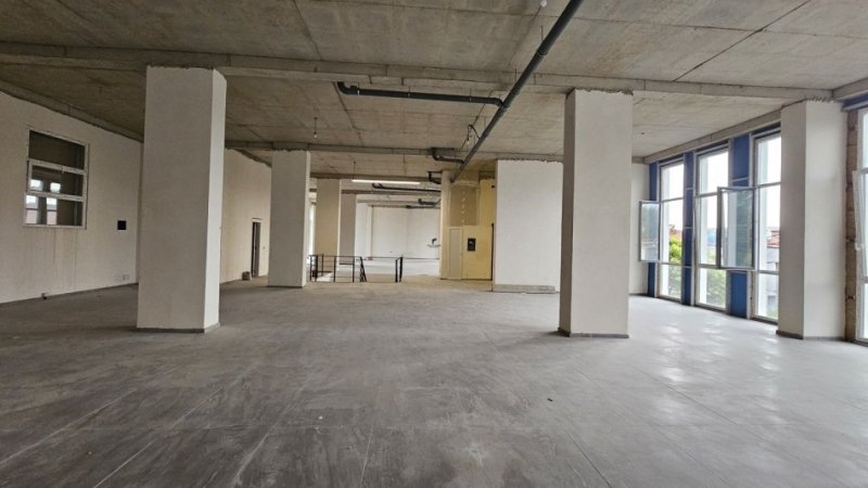 Tirane, jepet me qera zyre Kati 1, 560 m² 5.600 € (BULEVARDI RI)